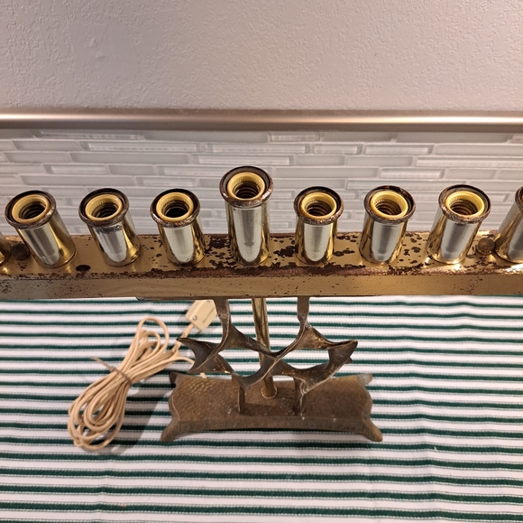 Vtg Brass Electric Menorah with Star of David 12.5" wide by 10.5" tall - Picture 8 of 16